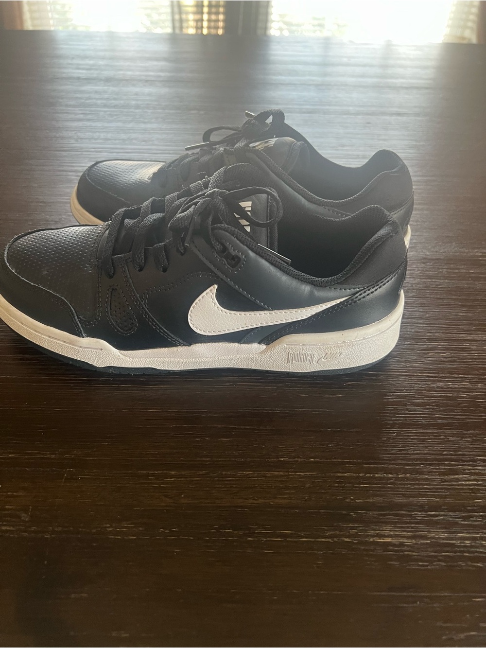 Nike Men’s Black and White Low-Top Sneakers